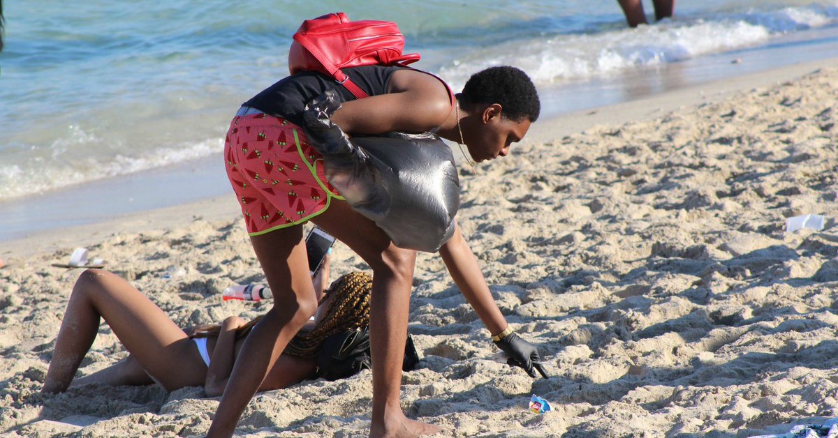 This College Student Sacrificed His Spring Break To Pick Up Trash On Miami Beach