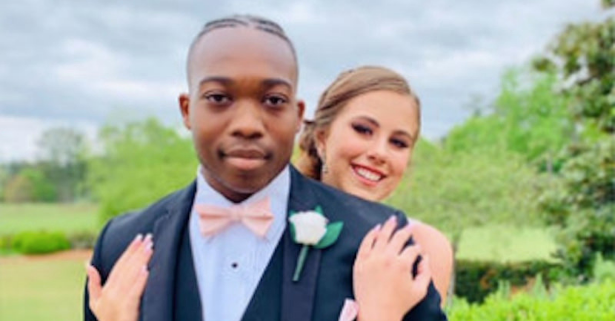 Georgia High Schooler Makes A Point To Still Go To Prom After Getting A Cancer Diagnosis Hours Prior