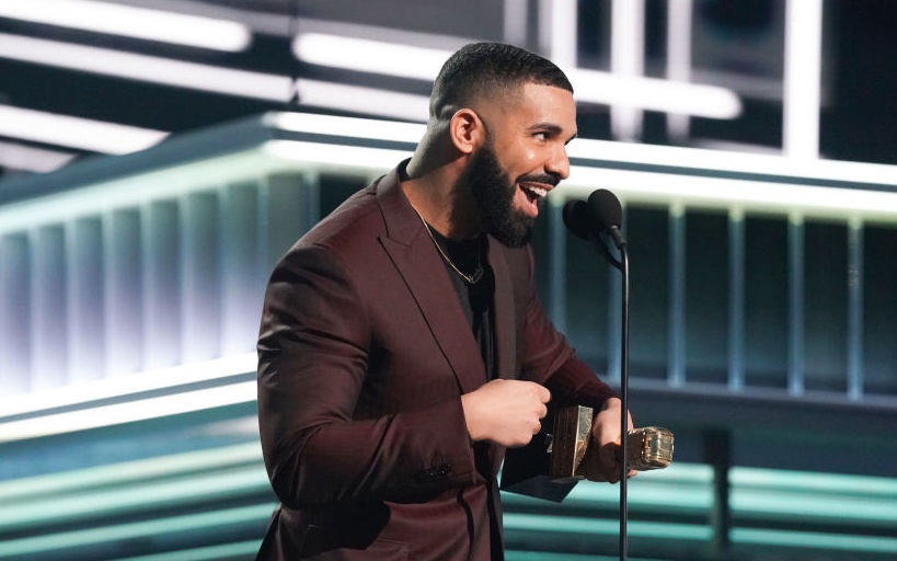 The NBA Reportedly Had A Talk With Drake About His Courtside Behavior But He Mustn't Listen Well