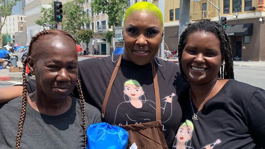 Los Angeles Beautician Brings Beauty To The Streets With Free Makeovers And Meals For Homeless Residents