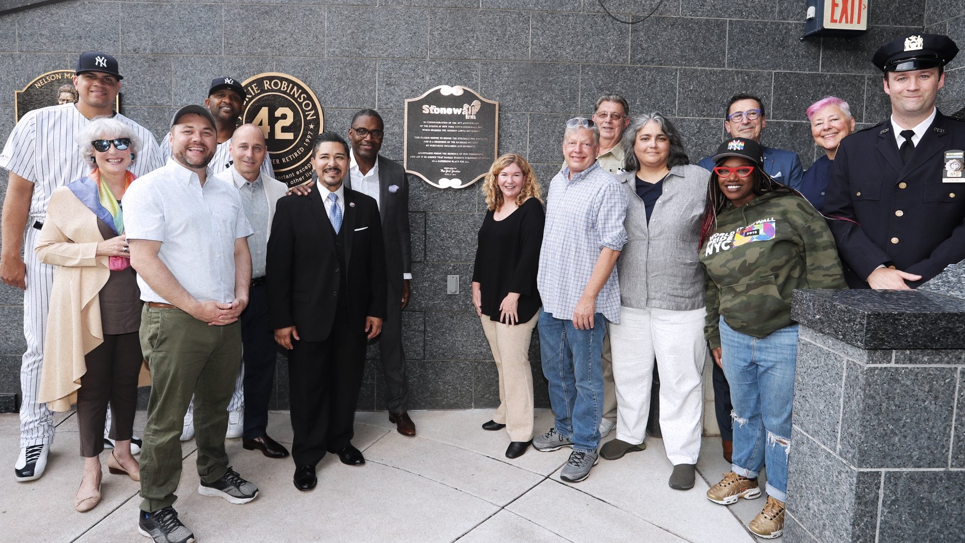 New York Yankees unveil plaque for Nelson Mandela in Monument Park