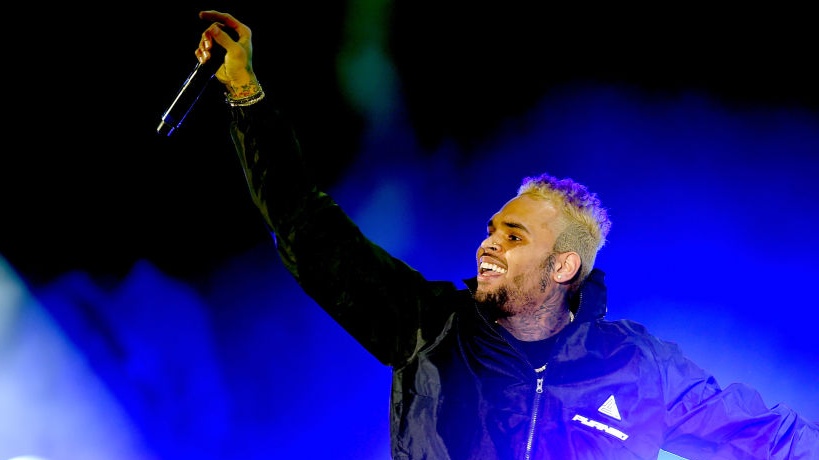 Chris Brown Responds To Criticism After Crooning About Only Wanting Fornicate With 'Black B***hes With Nice Hair'