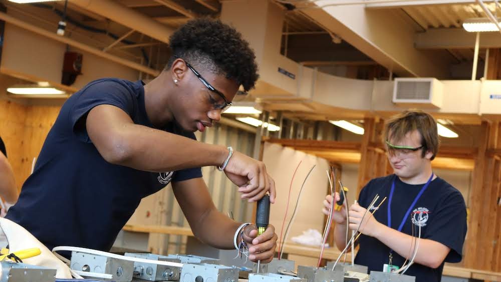 For Male Students, Technical Education In High School Boosts Earnings After Graduation