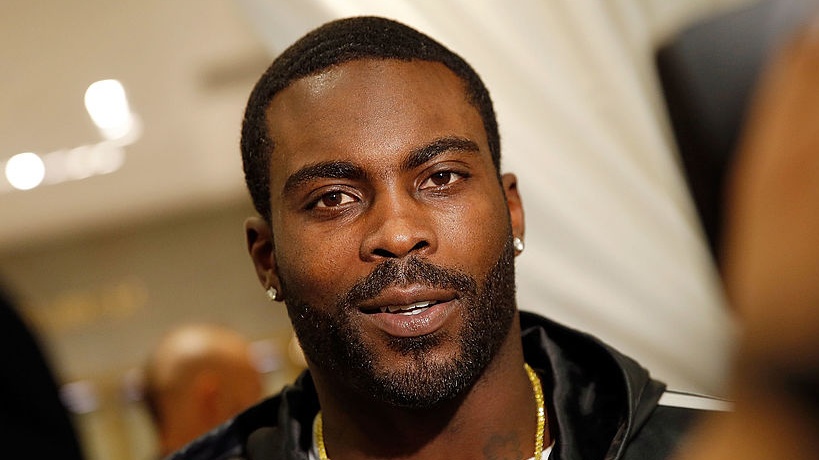 Human Rights Org Extends Support To Michael Vick After Woman Desperately In Need Of A Hobby Petitions Against His NFL Honor