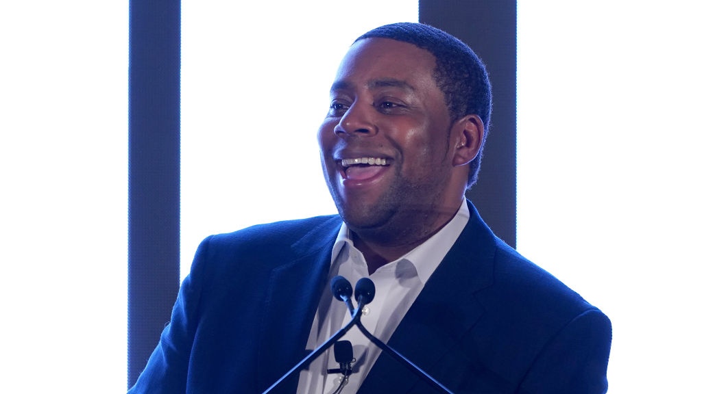 Kenan Thompson Graciously Responds To Photos Of Iconic Black Comedians On 'SNL' Stage Which Didn't Include Him