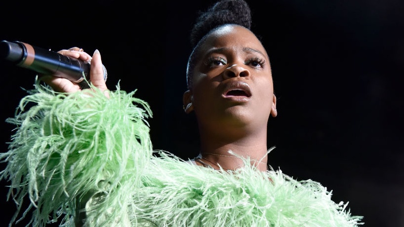 Ari Lennox Slams The Anti-Black Foolery That Caused Twitter Clown To Compare Her To A Dog