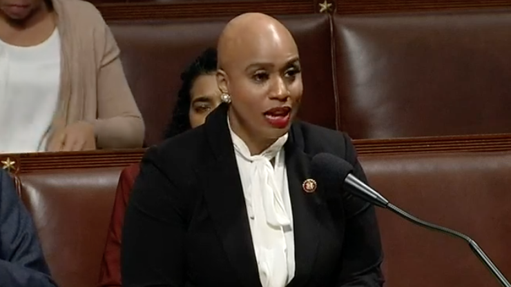 A Stunning Ayanna Pressley Reveals Her Bald Head For The Time On The House Floor