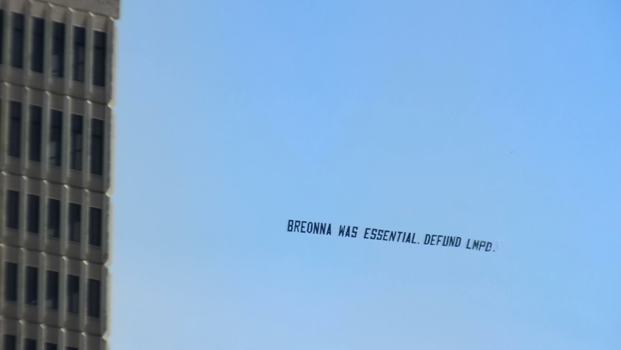 Plane Banner Which Circulated Through Downtown Louisville Reminded Onlookers Breonna Taylor Was 'Essential'