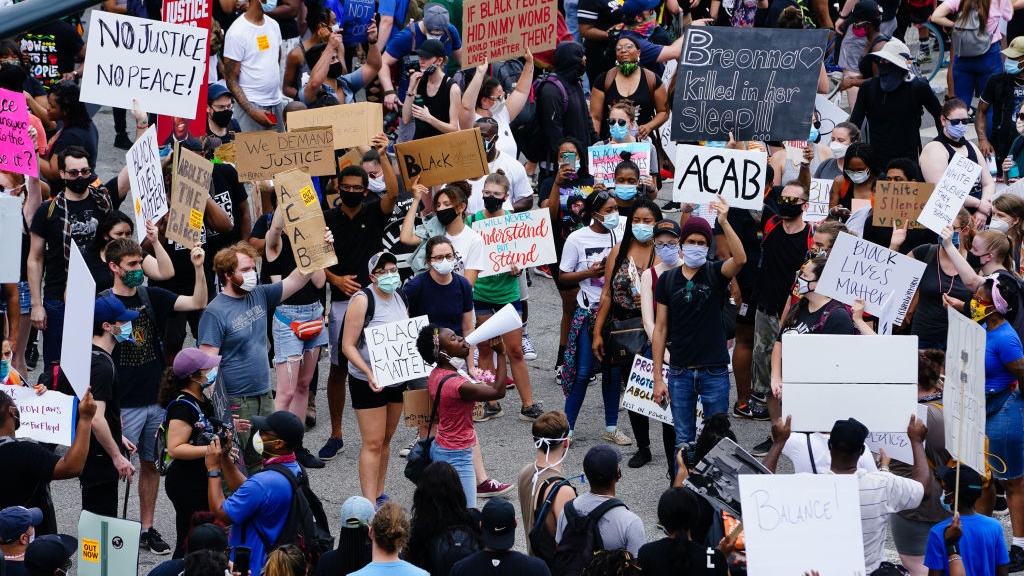 Latina Detective Fired After Posting A Photo Of Her Niece At A BLM Protest