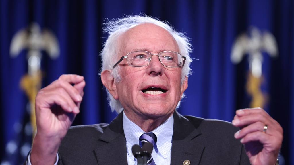 Bernie Sanders At The Inauguration Looked Like All Of Us At A Long Event