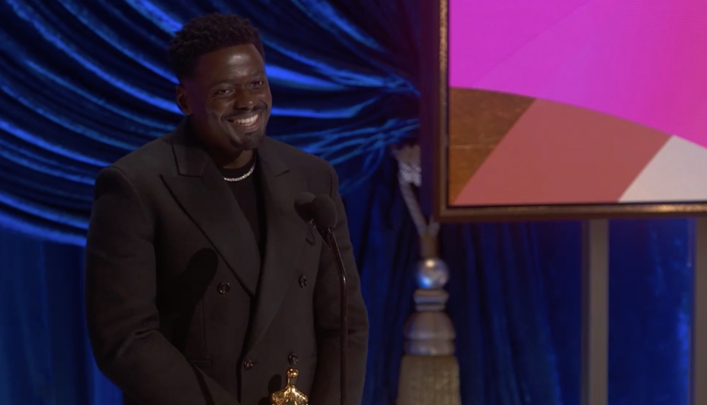 Daniel Kaluuya Said He Was Avoiding His Phone After Making Hilarious Oscars Speech With Mom In Audience