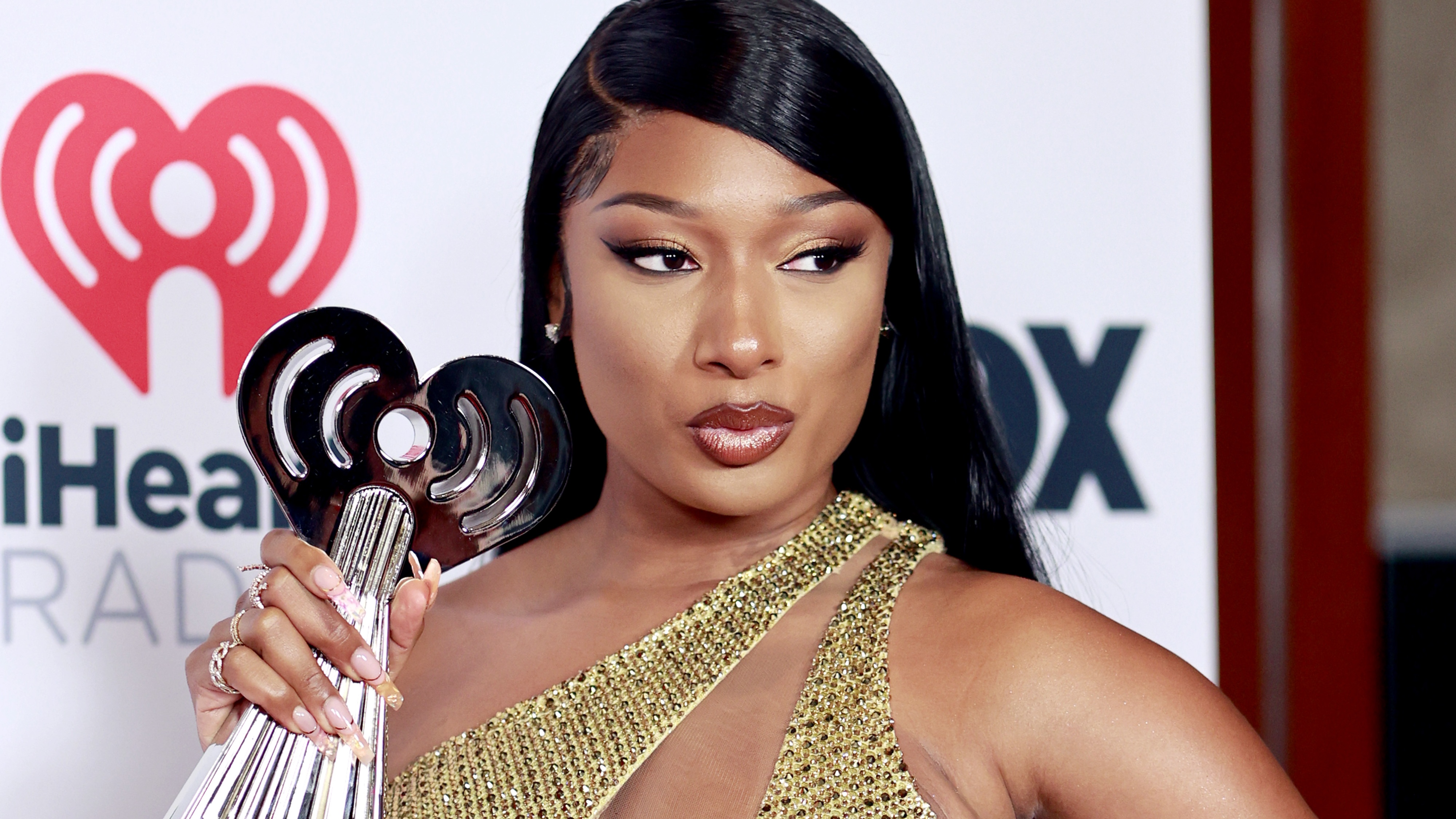 Watch Megan Thee Stallion’s Cameraman Hilariously Attempt To Keep Up With A Twerking Dancer