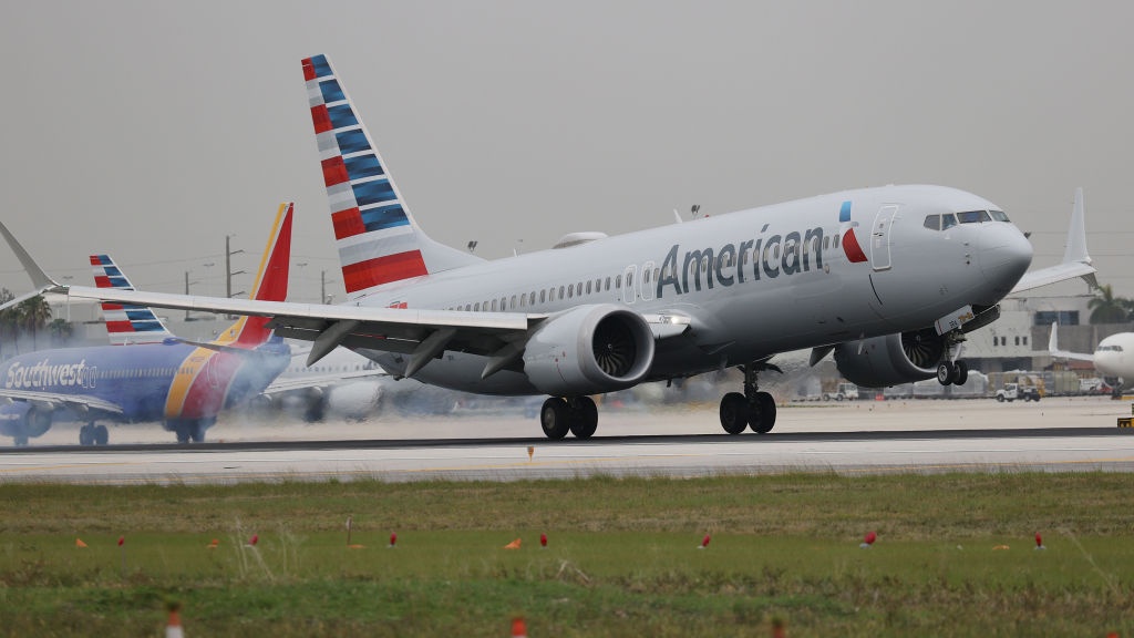 'I Suggest Spirit': American Airlines Airport Manager Shuts Down Karen Who Called His Employee A 'B***h'