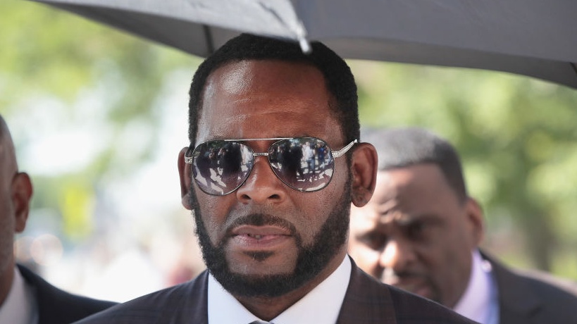 R. Kelly Forced Two Women To Fight As Punishment For Twerking At Party, Witness Says