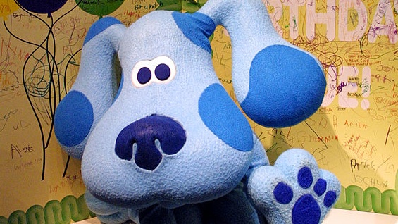 Man Hilariously Recreates Blue's Clues Viral Video And We Still Can't Stop Cackling