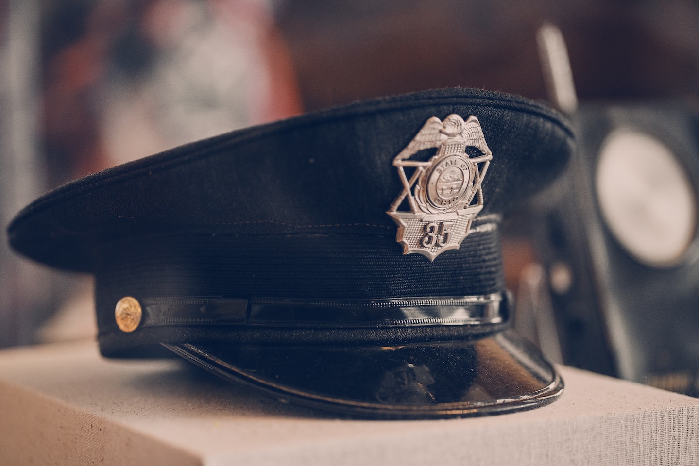 Black Officer Files Complaint Against Police Chief Who Left A Racist Note On His Desk