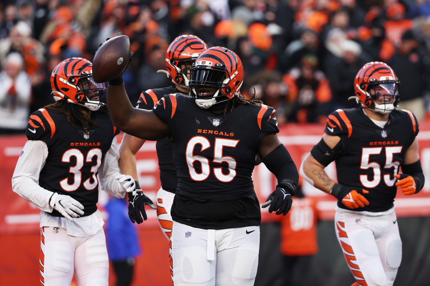 Bengals offensive tackle reportedly requests trade