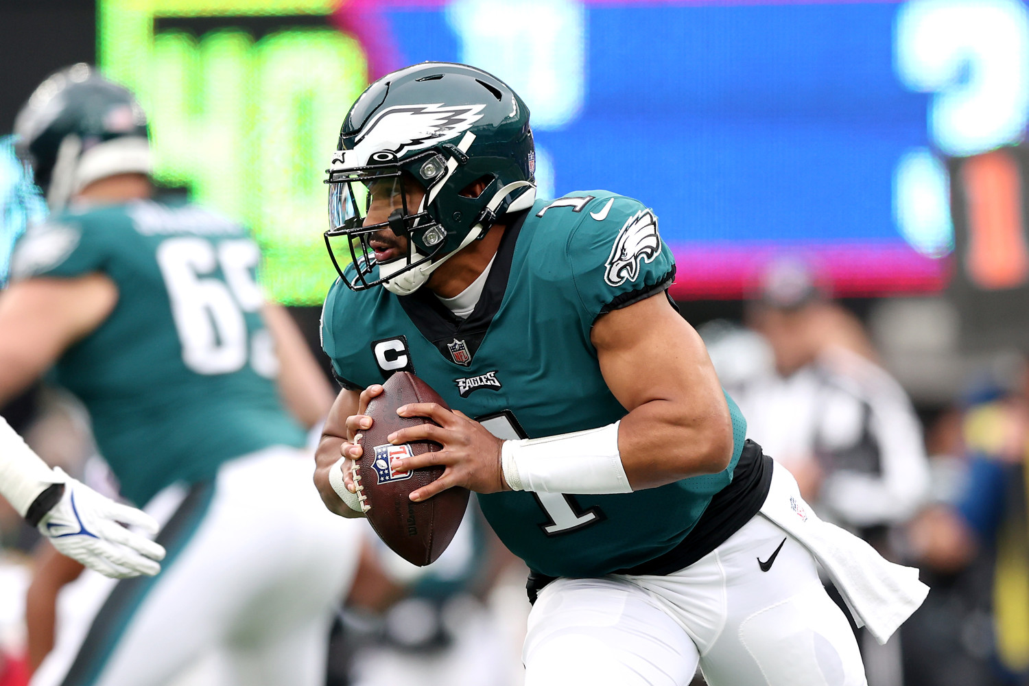 Eagles Loss Keeps Cowboys in Hunt to Win the NFC East