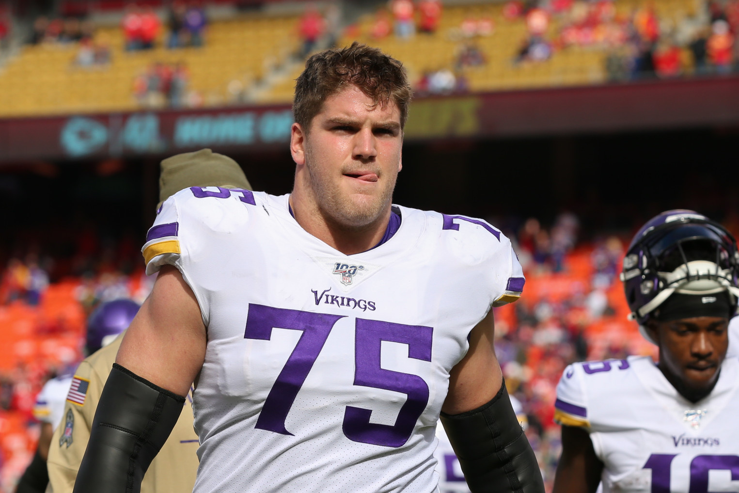 Ezra Cleveland interested in long-term deal with Vikings