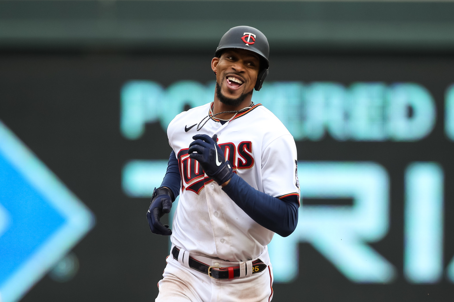 The defensive genius of Byron Buxton is doing his predecessor proud - The  Athletic