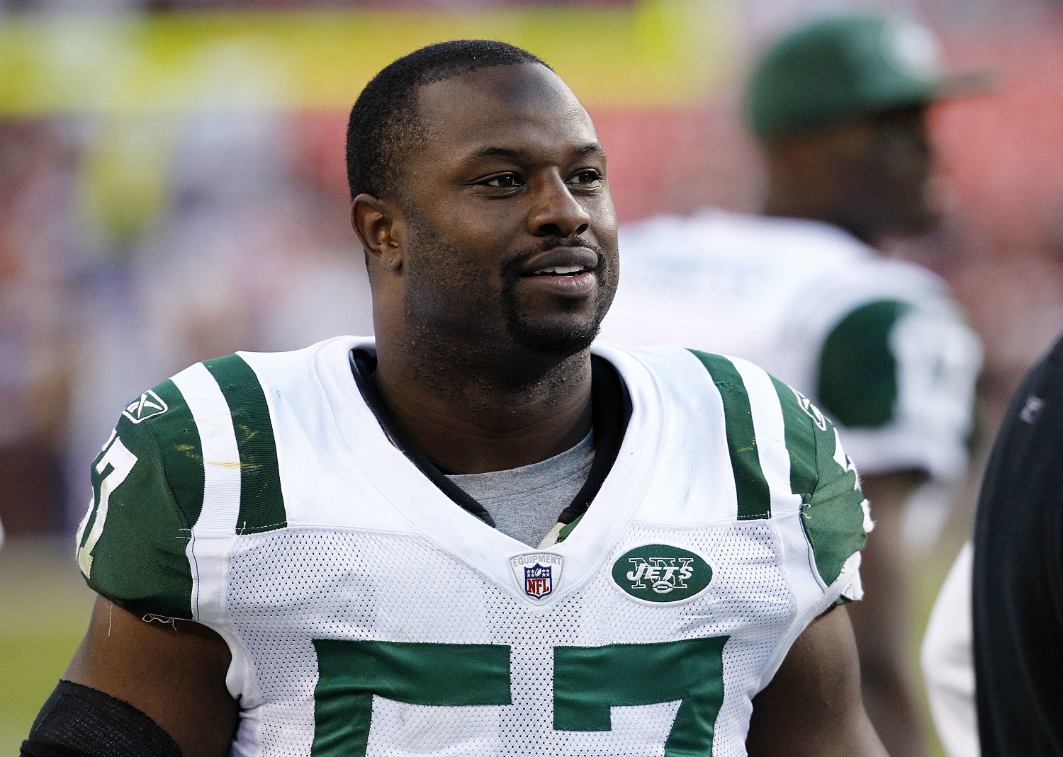 18 October 2009 : New York Jets linebacker Bart Scott (57) lines