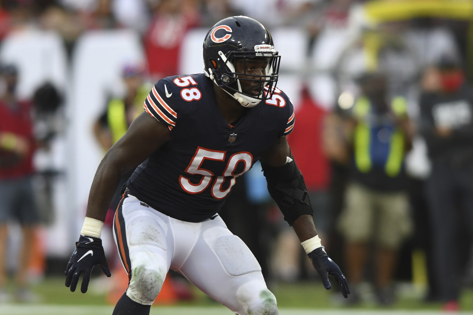 Can't-Miss Play: Chicago Bears linebacker Roquan Smith looks like RB on  insane 53-yard pick-six