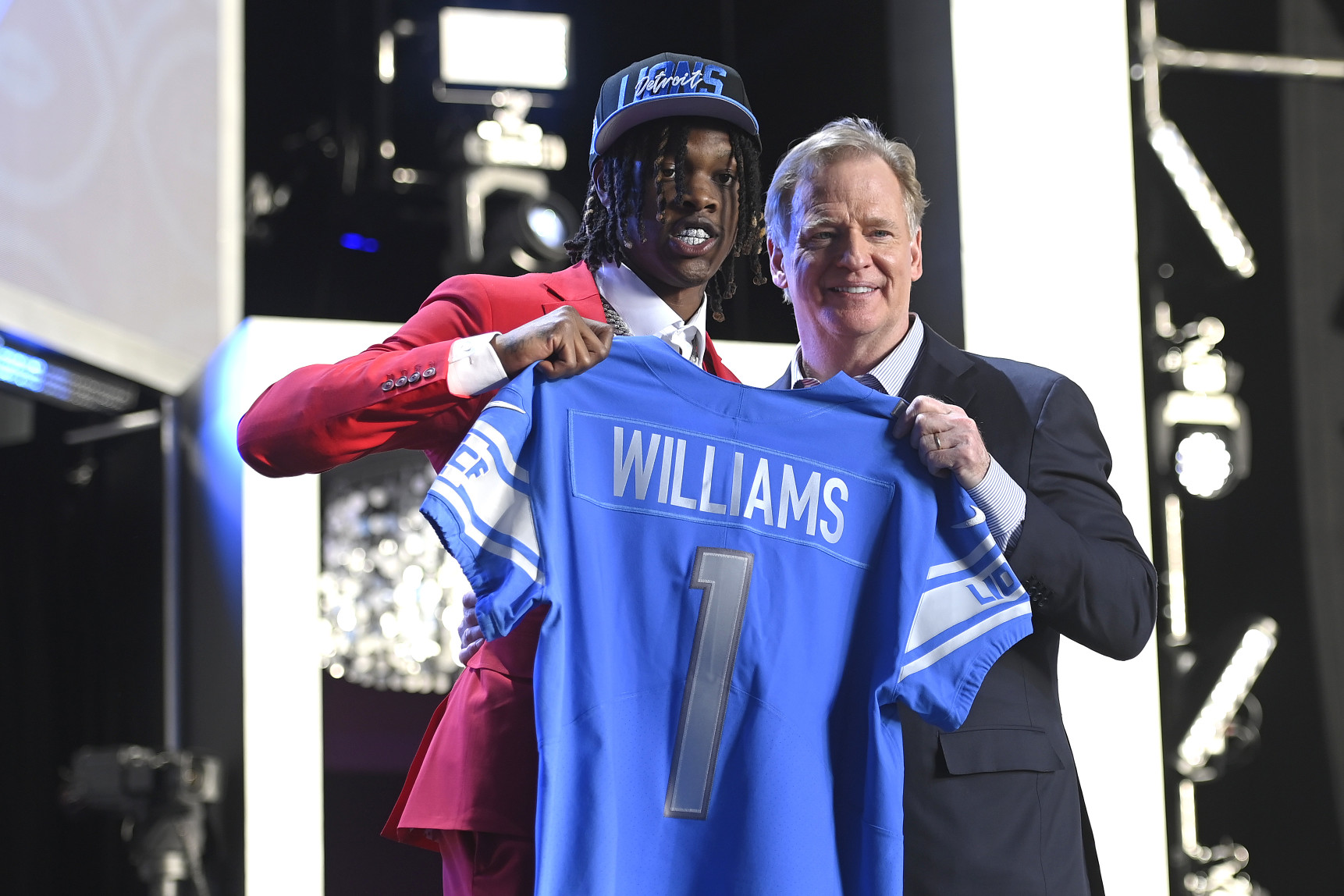 Detroit Lions rookie WR Jameson Williams gets Matthew Stafford's