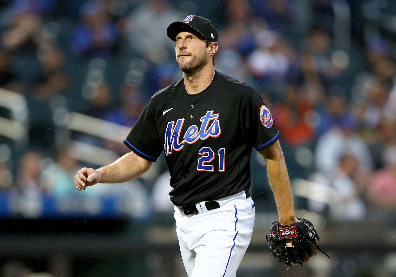 Mets' Max Scherzer suffers dog bite injury on pitching hand