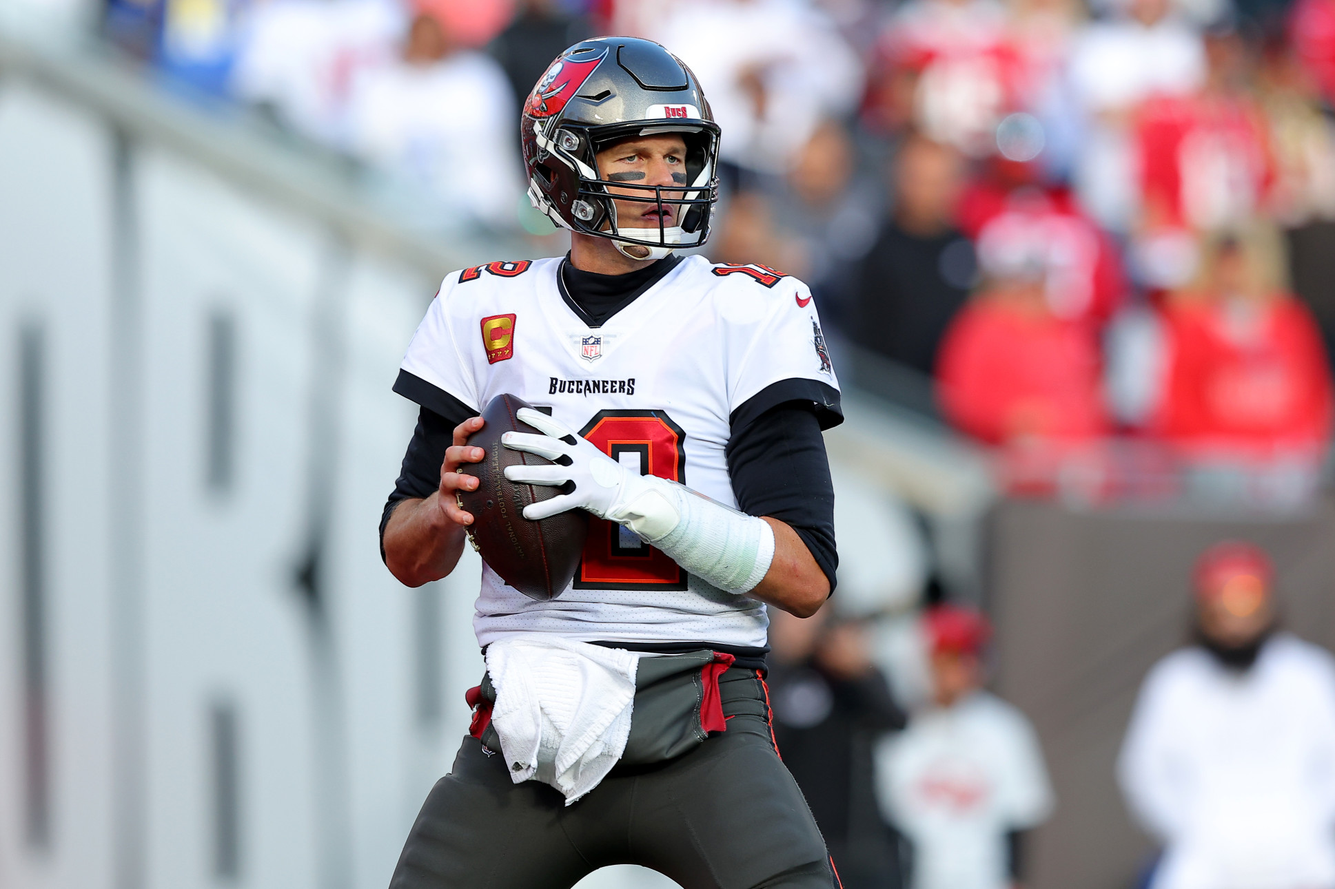 Bucs' Brady breaks own record but suffers 1st losing season