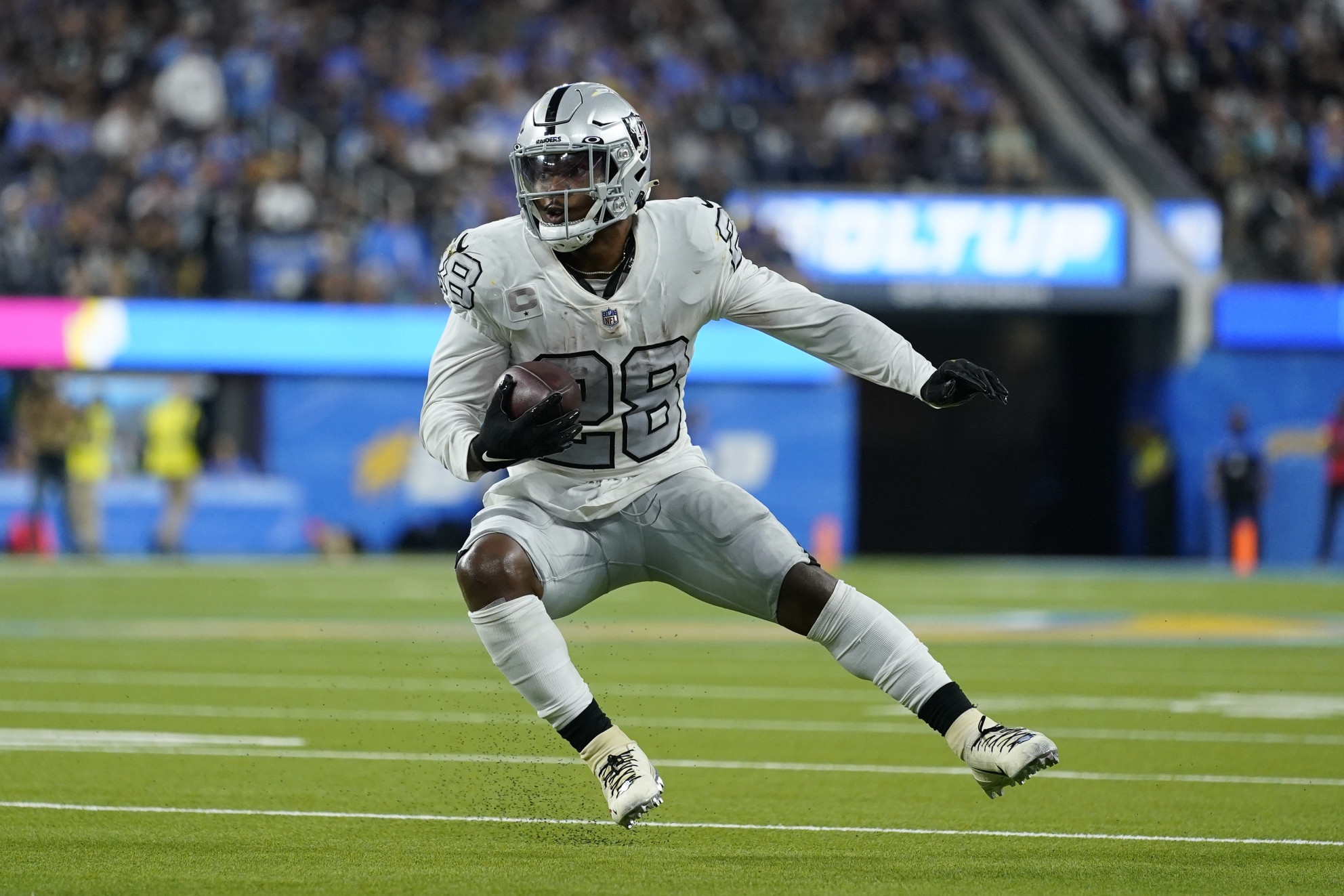 Raiders RB Josh Jacobs gets back on track in Week 4