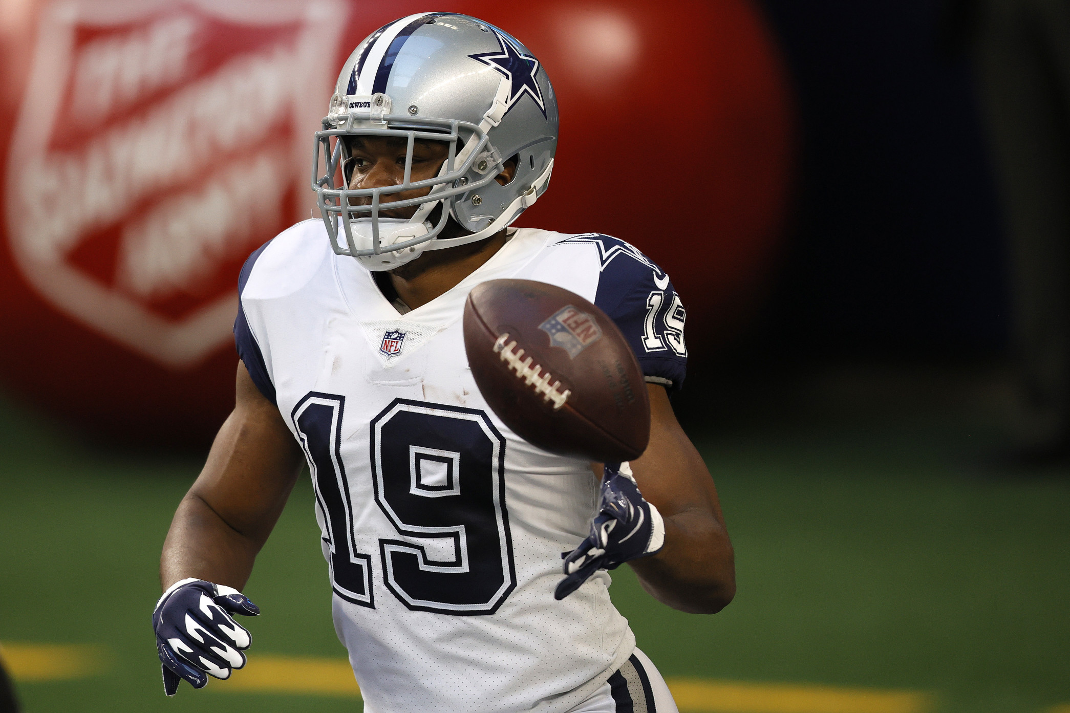 Would Cowboys be smart to cut Amari Cooper, DeMarcus Lawrence?