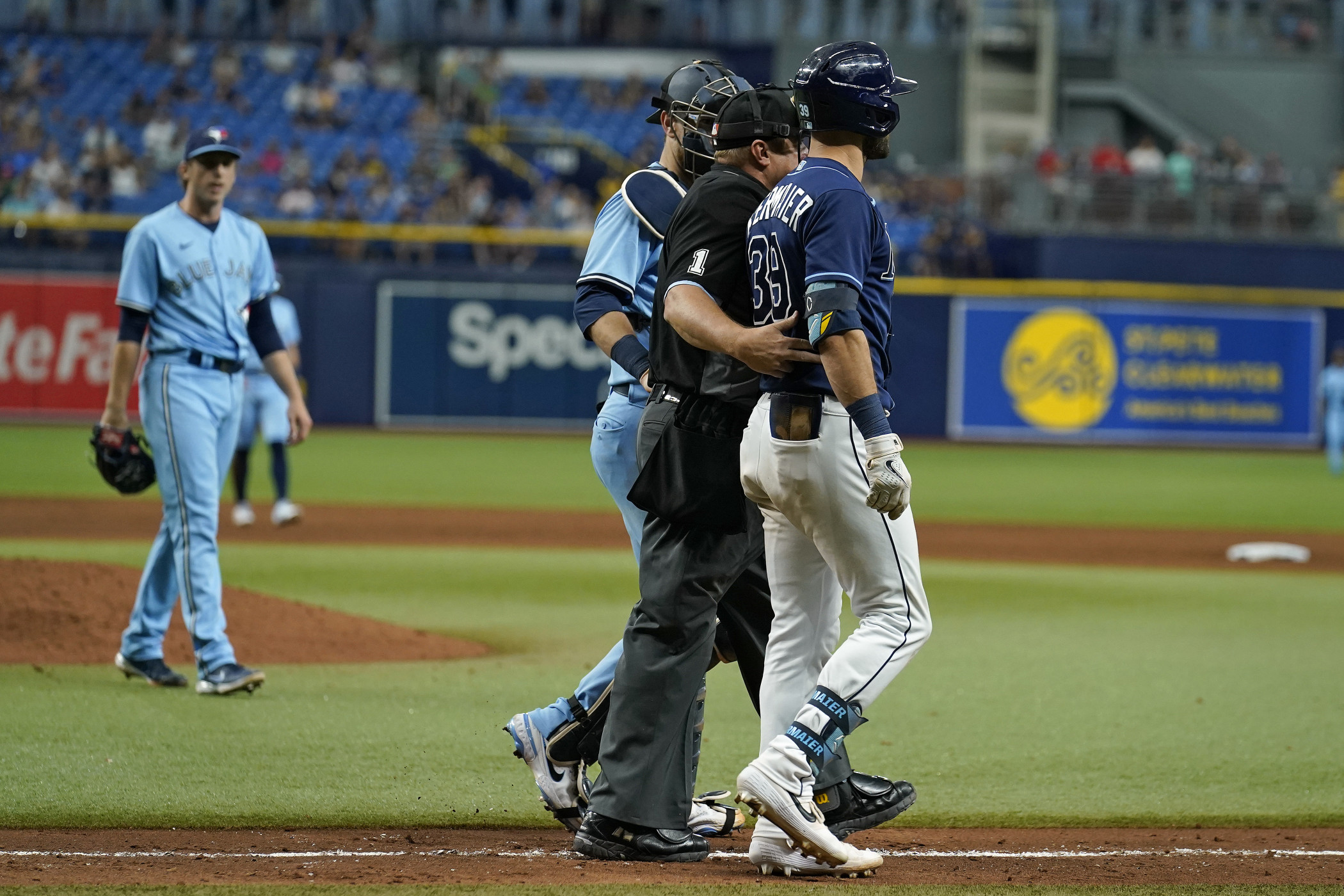 Blue Jays center fielder Kevin Kiermaier exits vs. Twins with