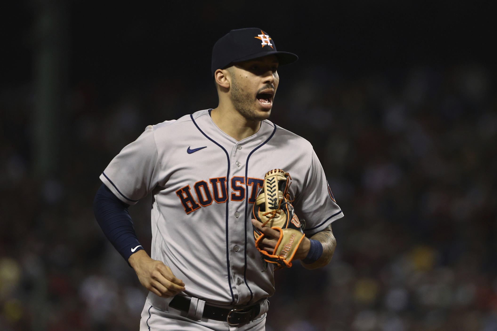 MLB rumors: Astros' Carlos Correa jeopardizes contract talks with