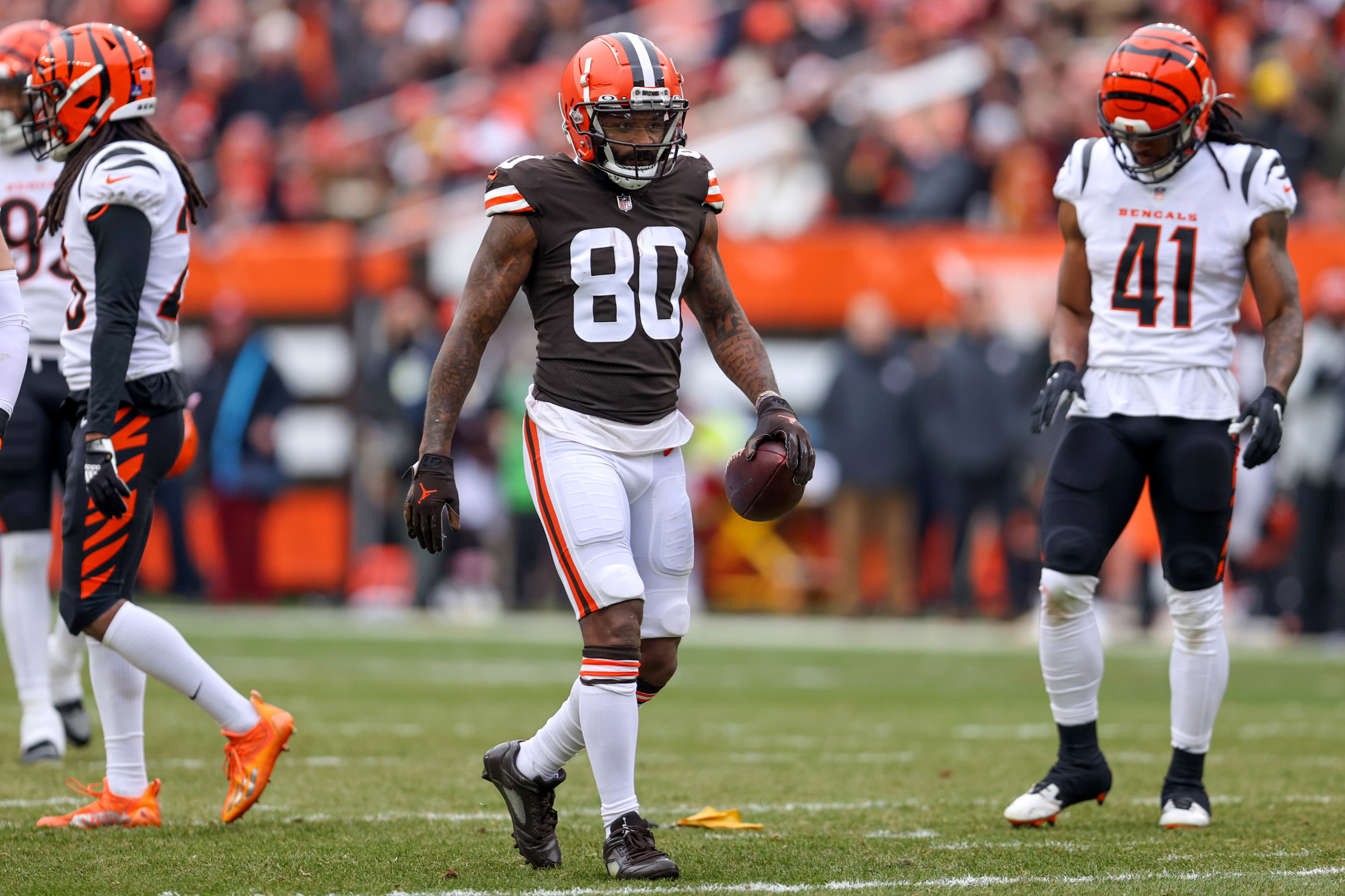 Jarvis Landry injury update: How to handle the Browns WR vs. Broncos in Week  7 - DraftKings Network