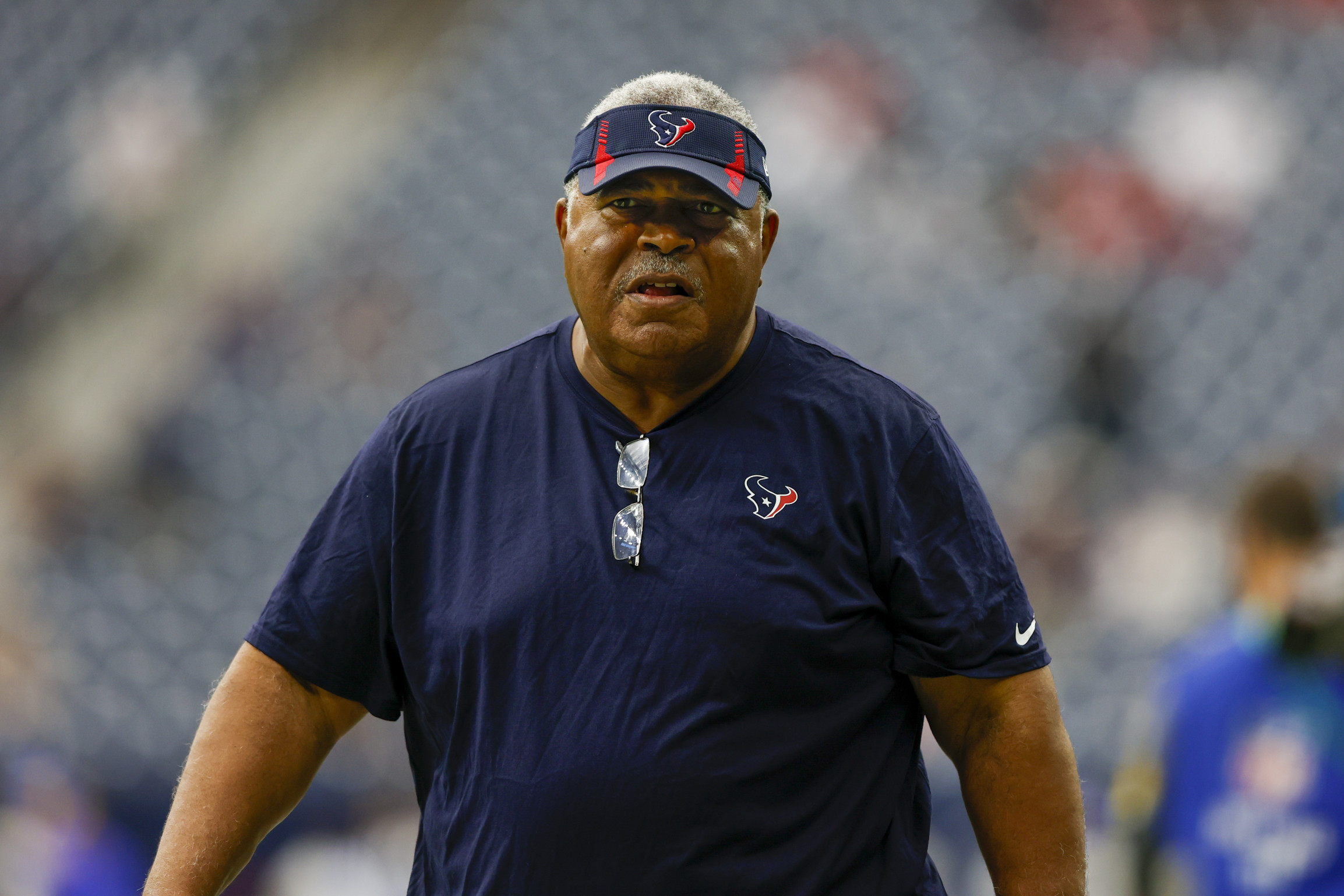 Former Chiefs coach Romeo Crennel honored by PFWA