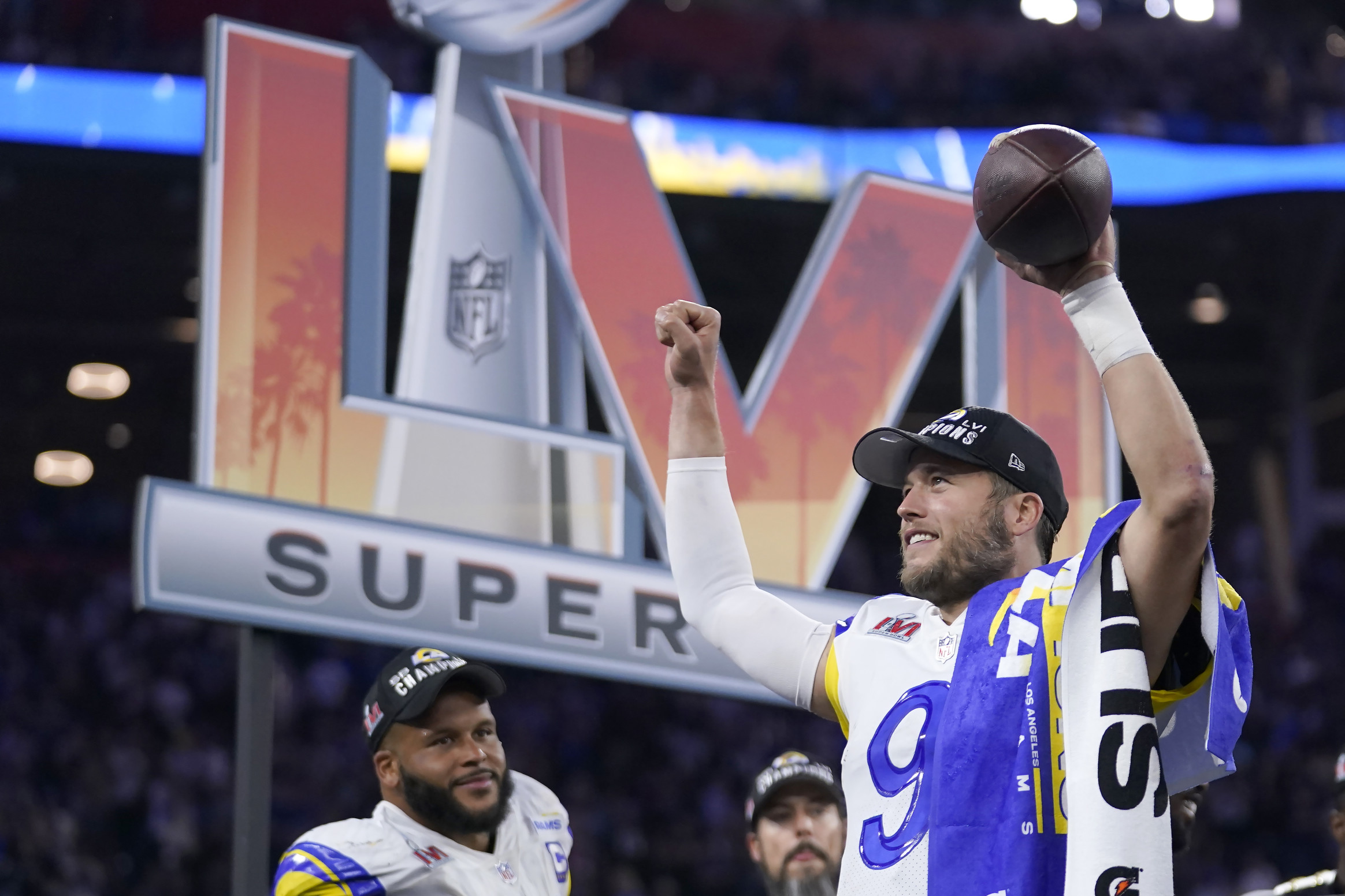 Detroit Rams?' Odd Super Bowl shirts sold for Stafford fans