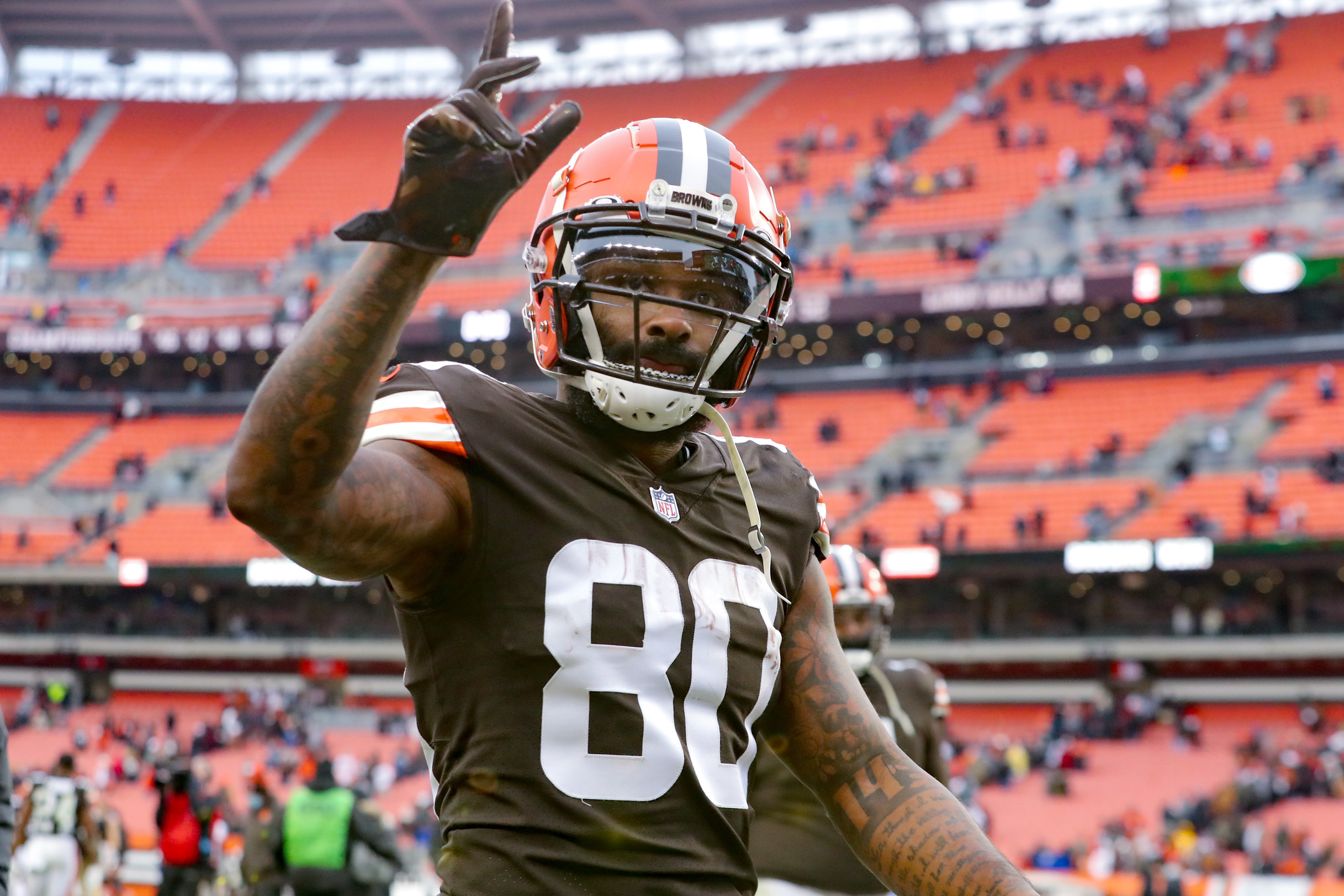 Jarvis Landry can restructure to stay with the Browns; Baker Mayfield ahead  of schedule: Browns Insider 