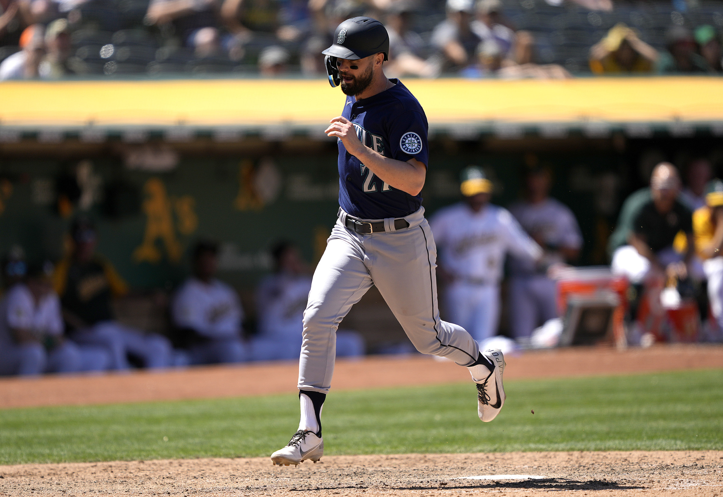 Mariners' Jesse Winker Apologizes for Flipping Off Fans After Brawl with  Angels, News, Scores, Highlights, Stats, and Rumors