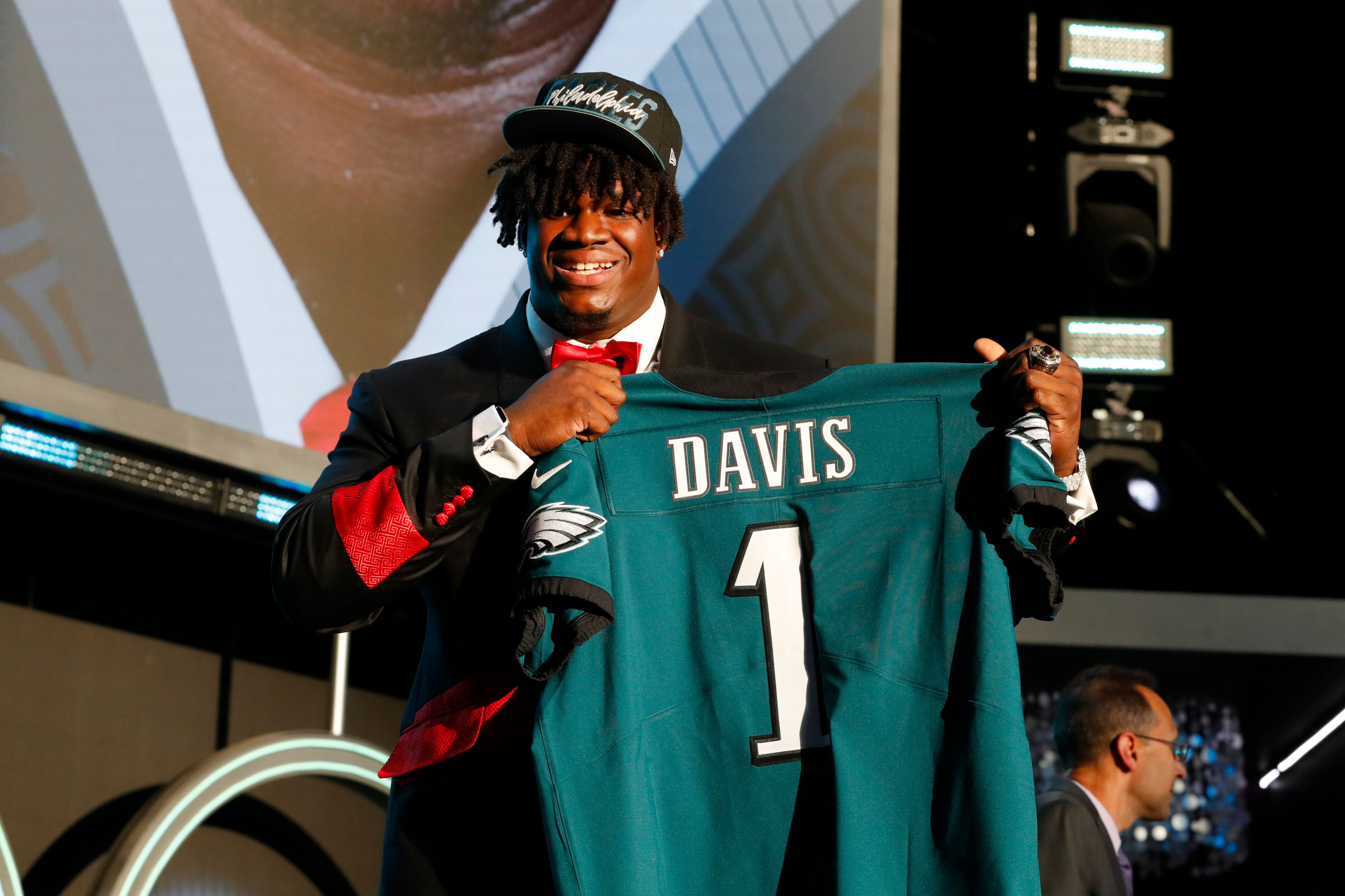 Philadelphia #Eagles' rookie Jordan Davis signed his four-year, fully  guaranteed $17 million deal which includes a $9.55 million signing…