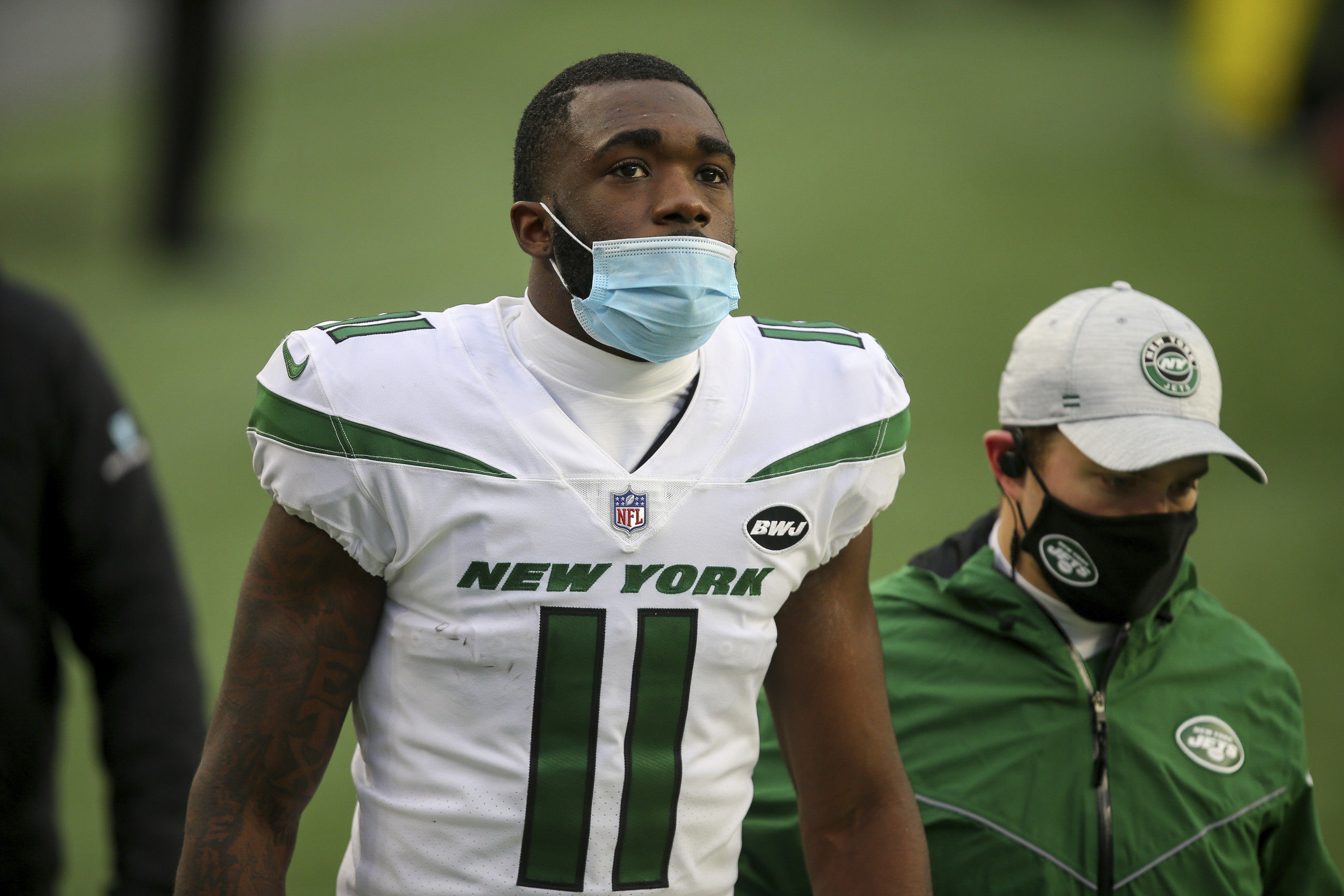 New York Jets not looking to move WR Denzel Mims, sources tell