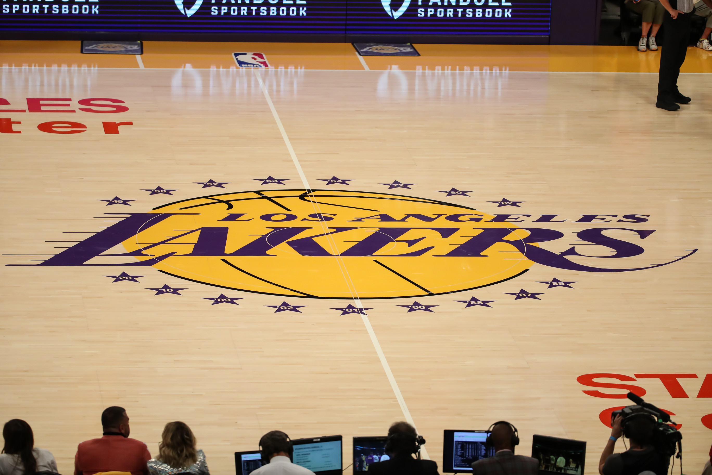 Lakers Rumors: LA Will 'Aggressively' Try to Trade into 2nd Round