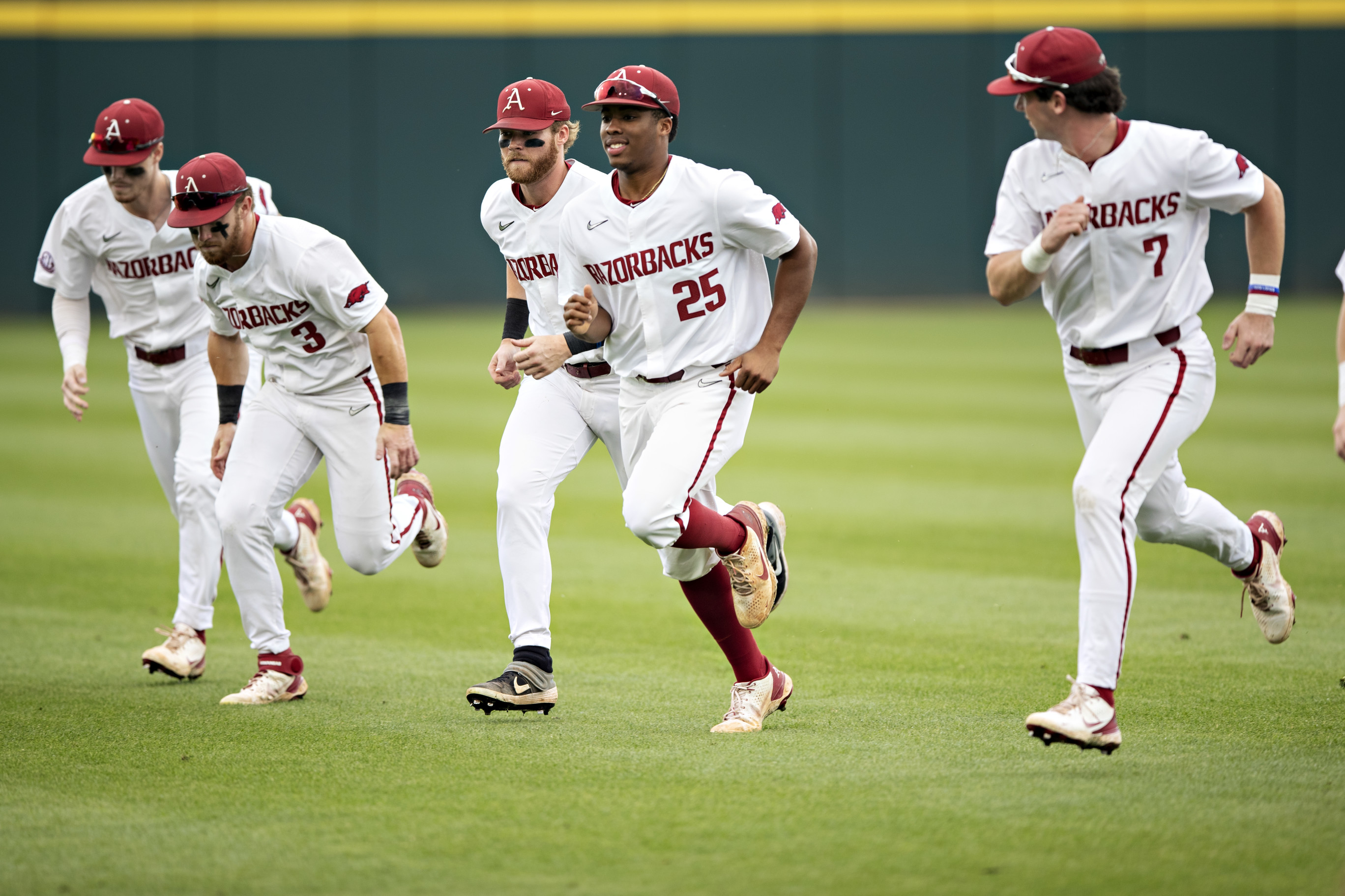 Arkansas baseball ranking after beating Ole Miss: Up in National polls