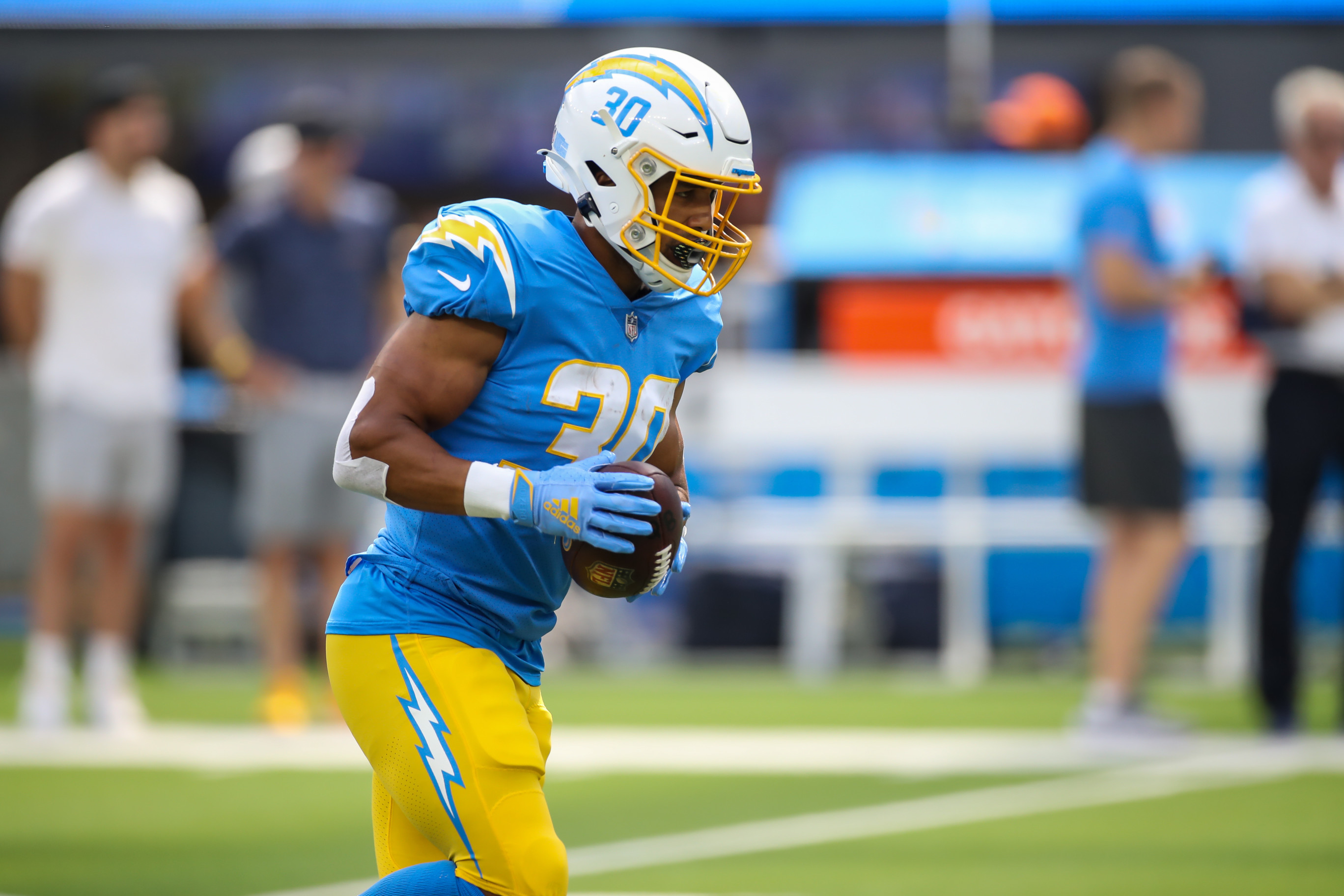 Los Angeles Chargers: Ekeler Injury Update: Practice Missed