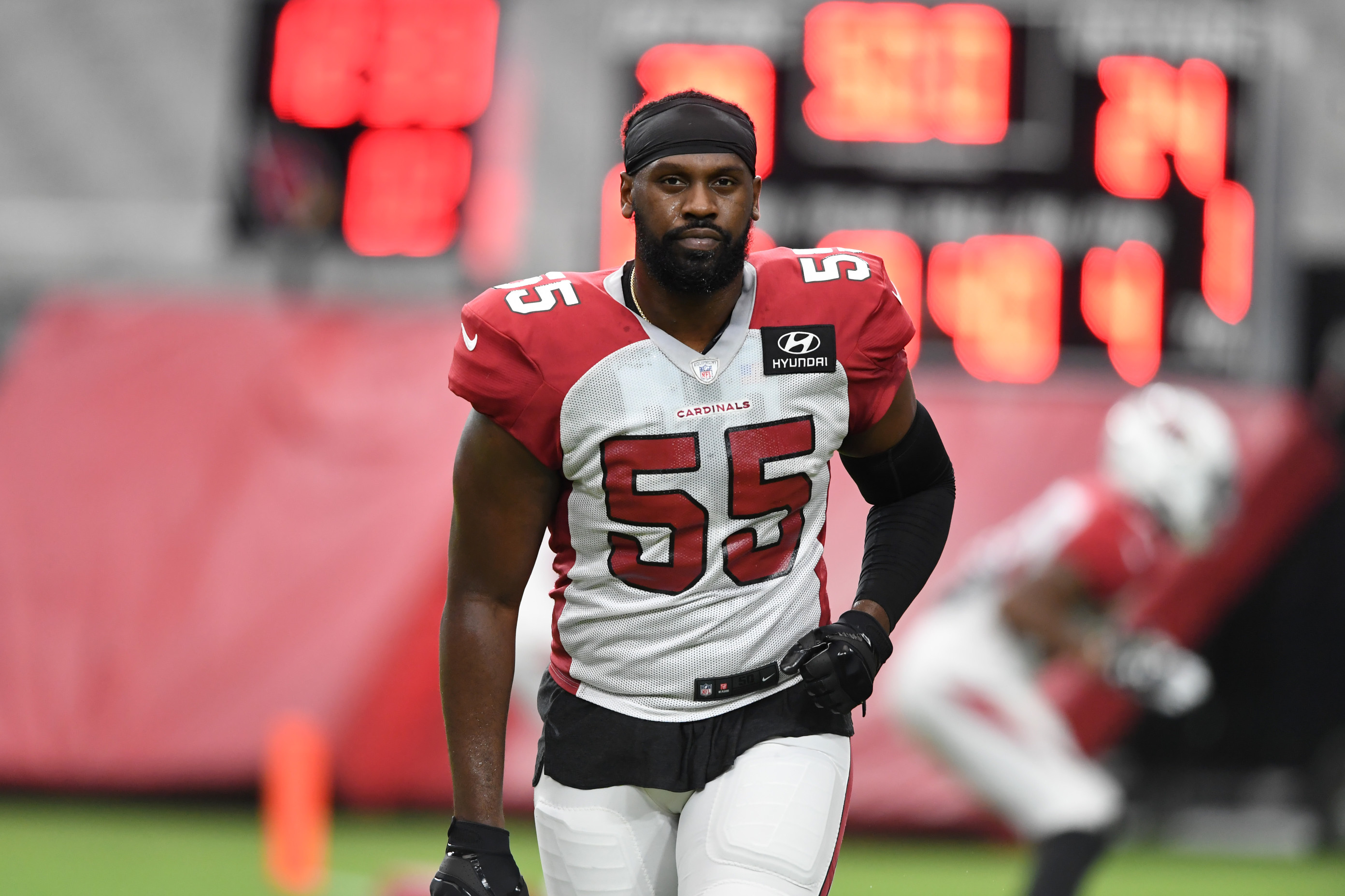 Arizona Cardinals linebacker Chandler Jones reportedly requests trade