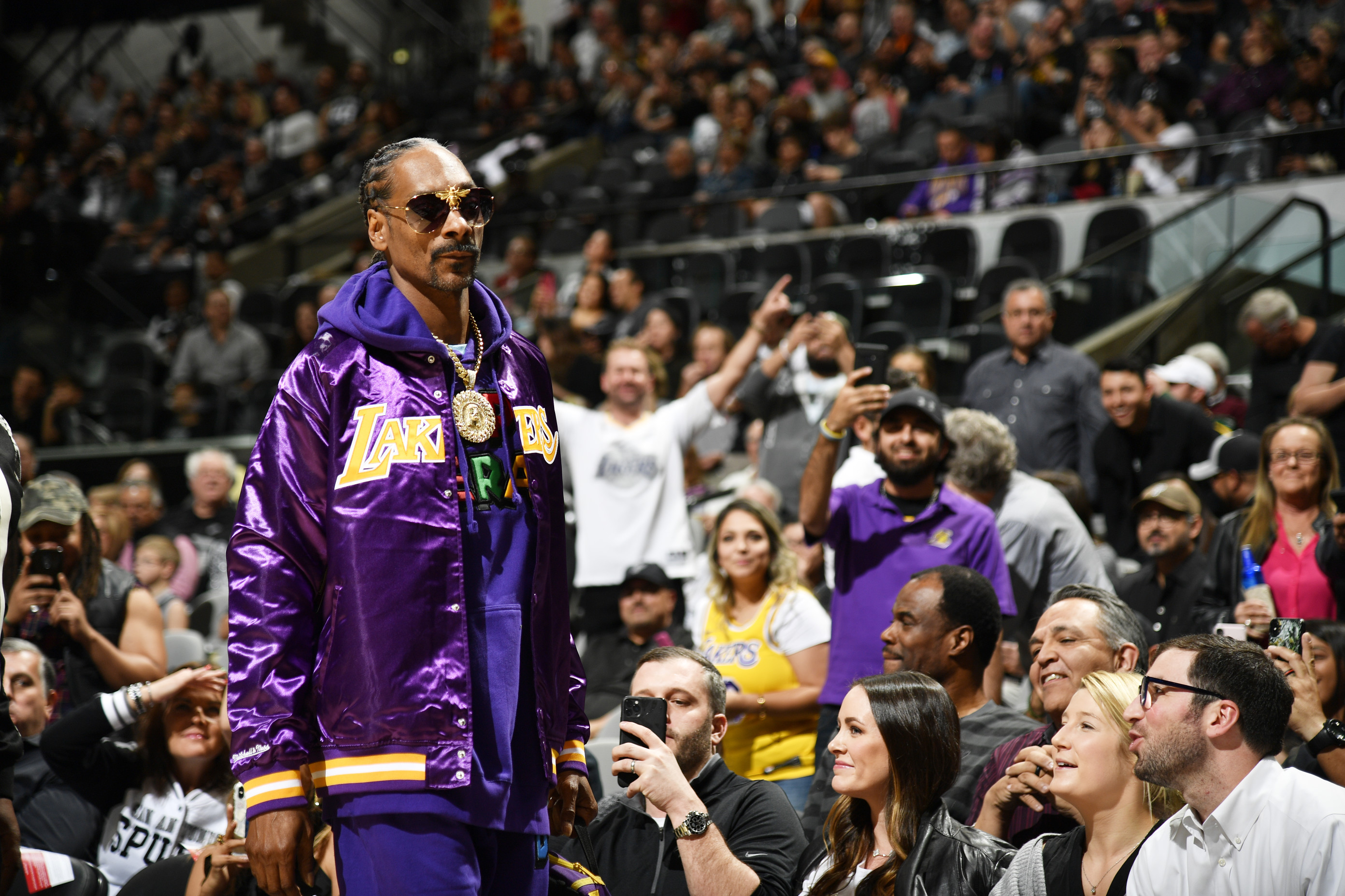 L.A. Lakers Win 17th NBA Title: Snoop Dogg, Flea and More React