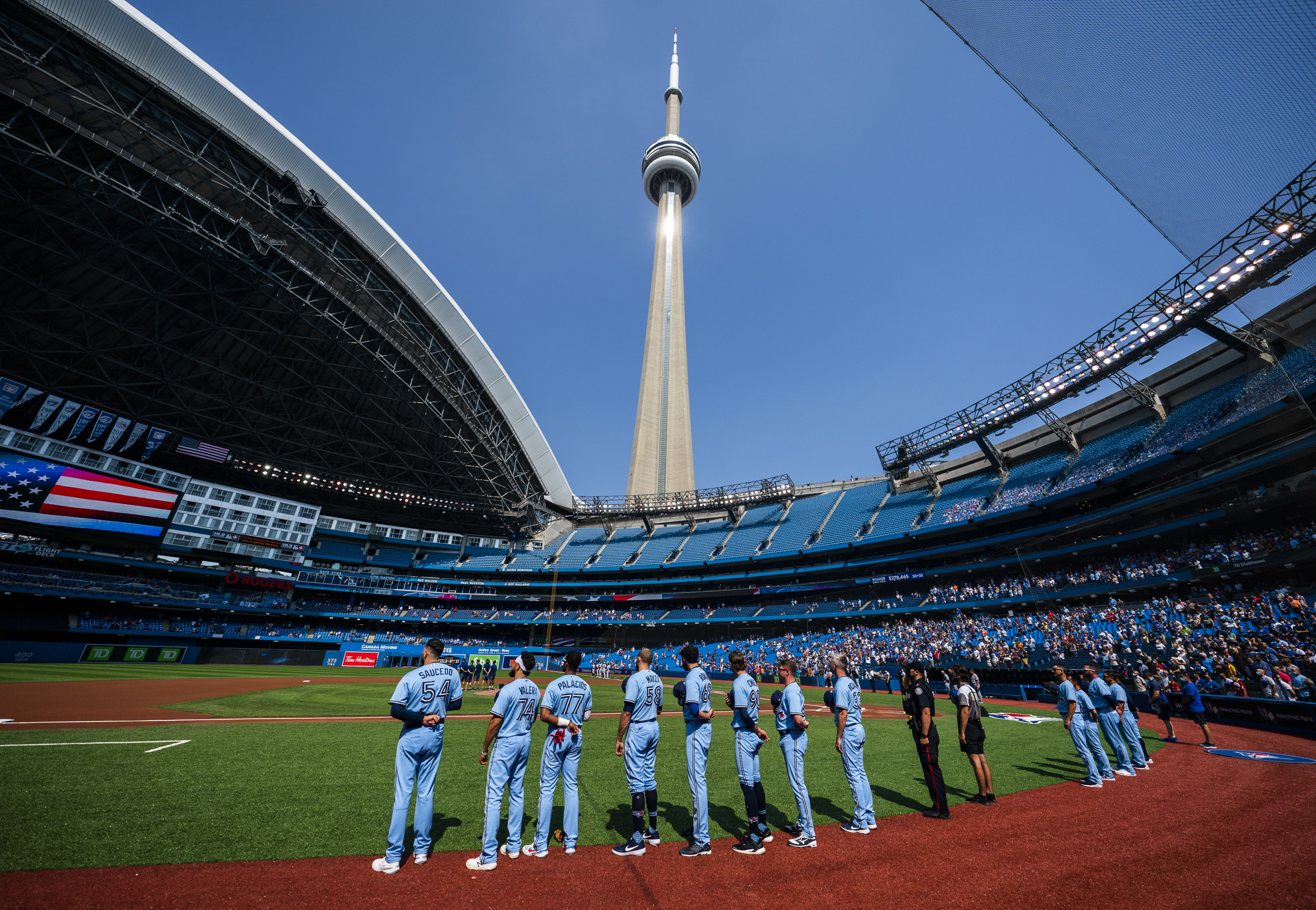 Blue Jays Can't Play Games in Canada Because of Pandemic - The New York  Times