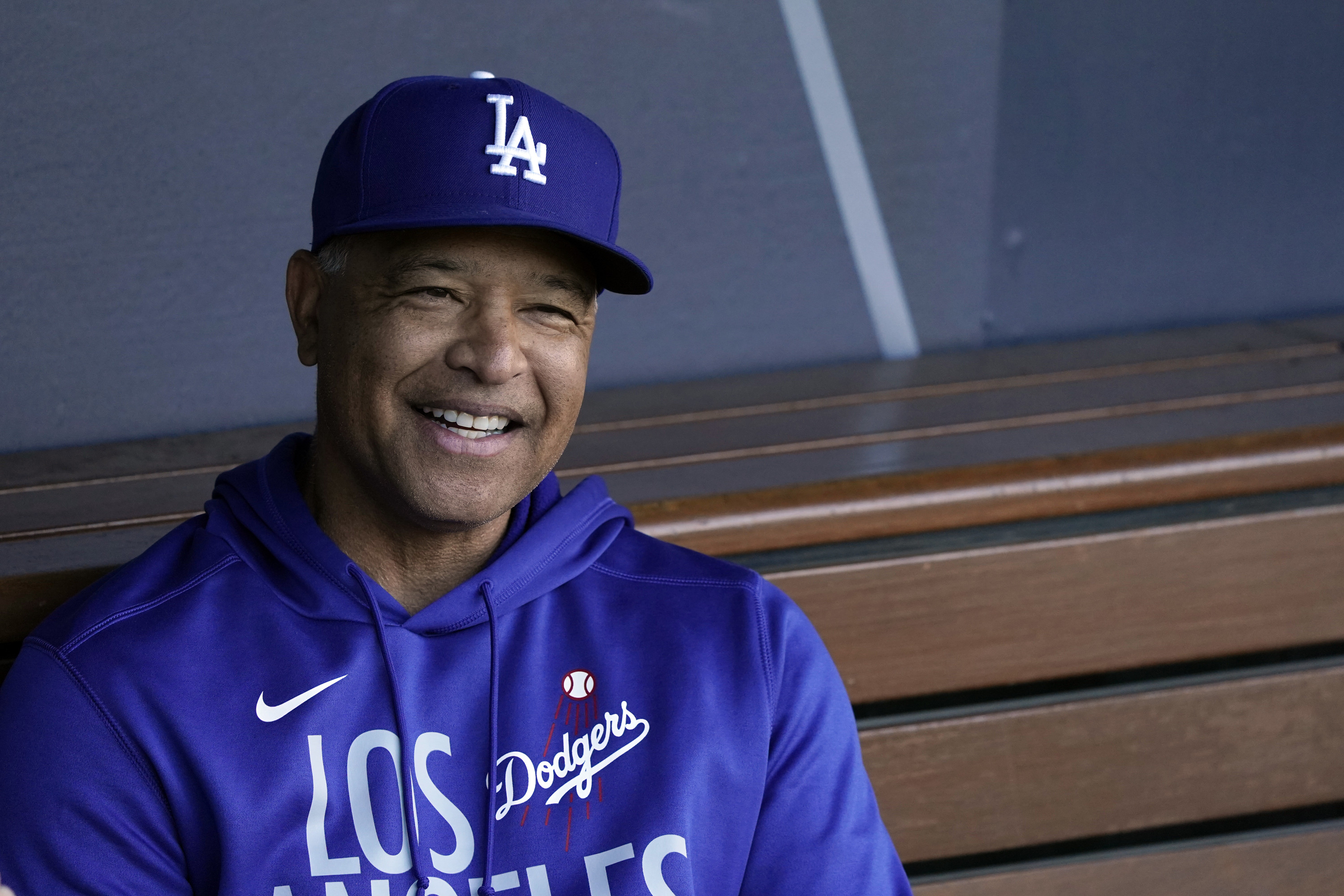 Dave Roberts contract: Dodgers extend manager through 2025 - True Blue LA