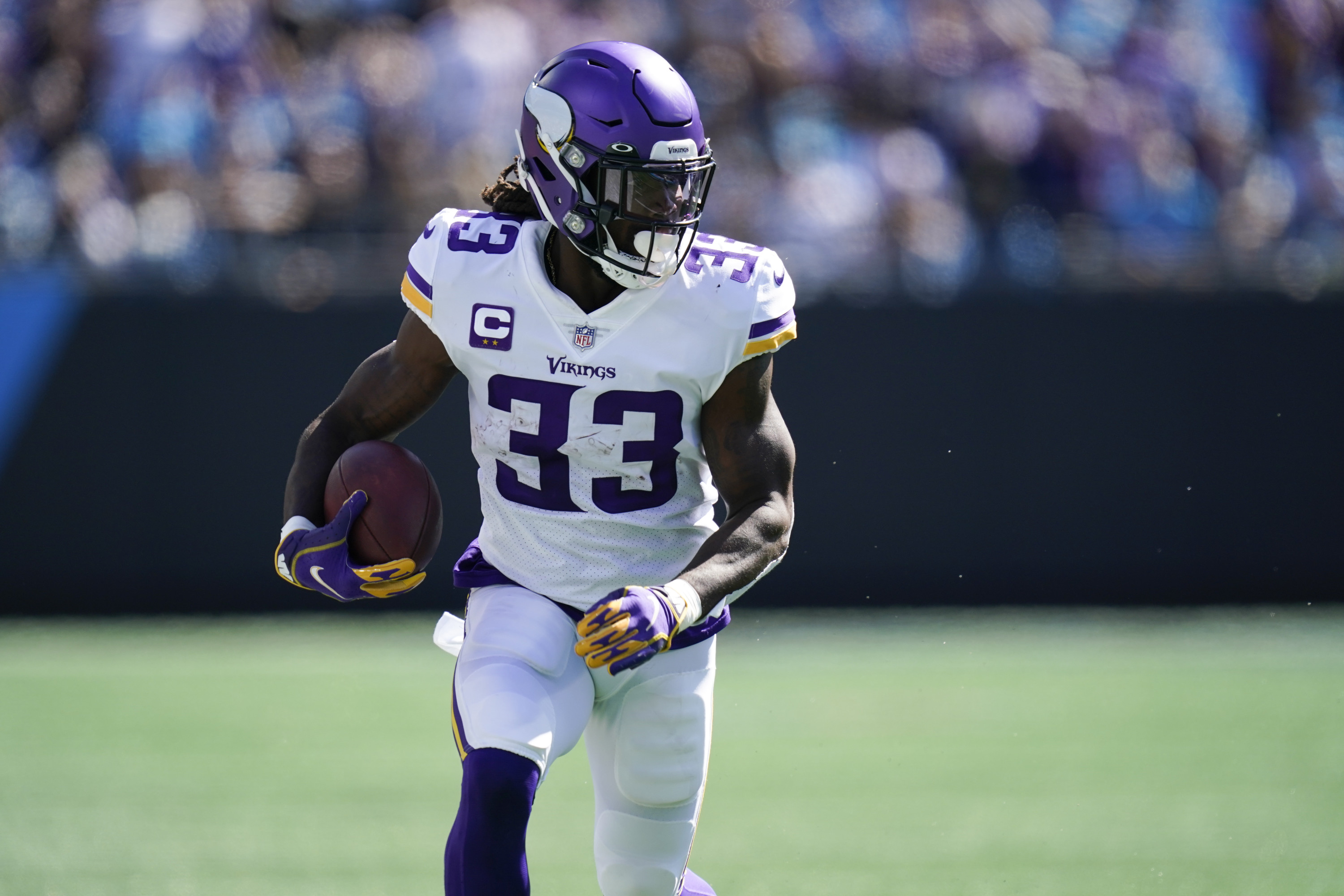 Vikings RB Dalvin Cook Dislocates Shoulder