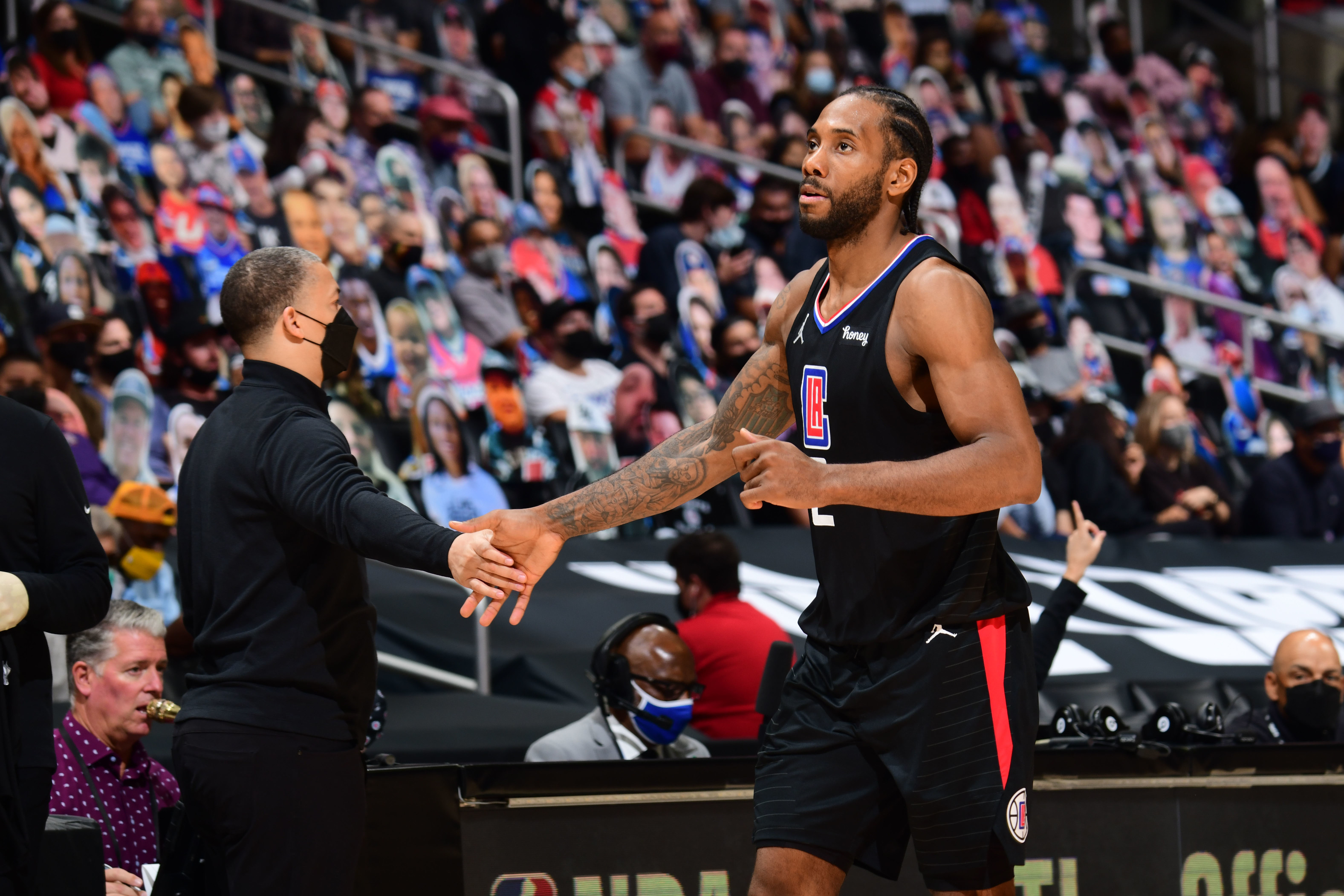 Report: Clippers' Kawhi Leonard out Indefinitely with Knee Injury; ACL  Damage Feared, News, Scores, Highlights, Stats, and Rumors