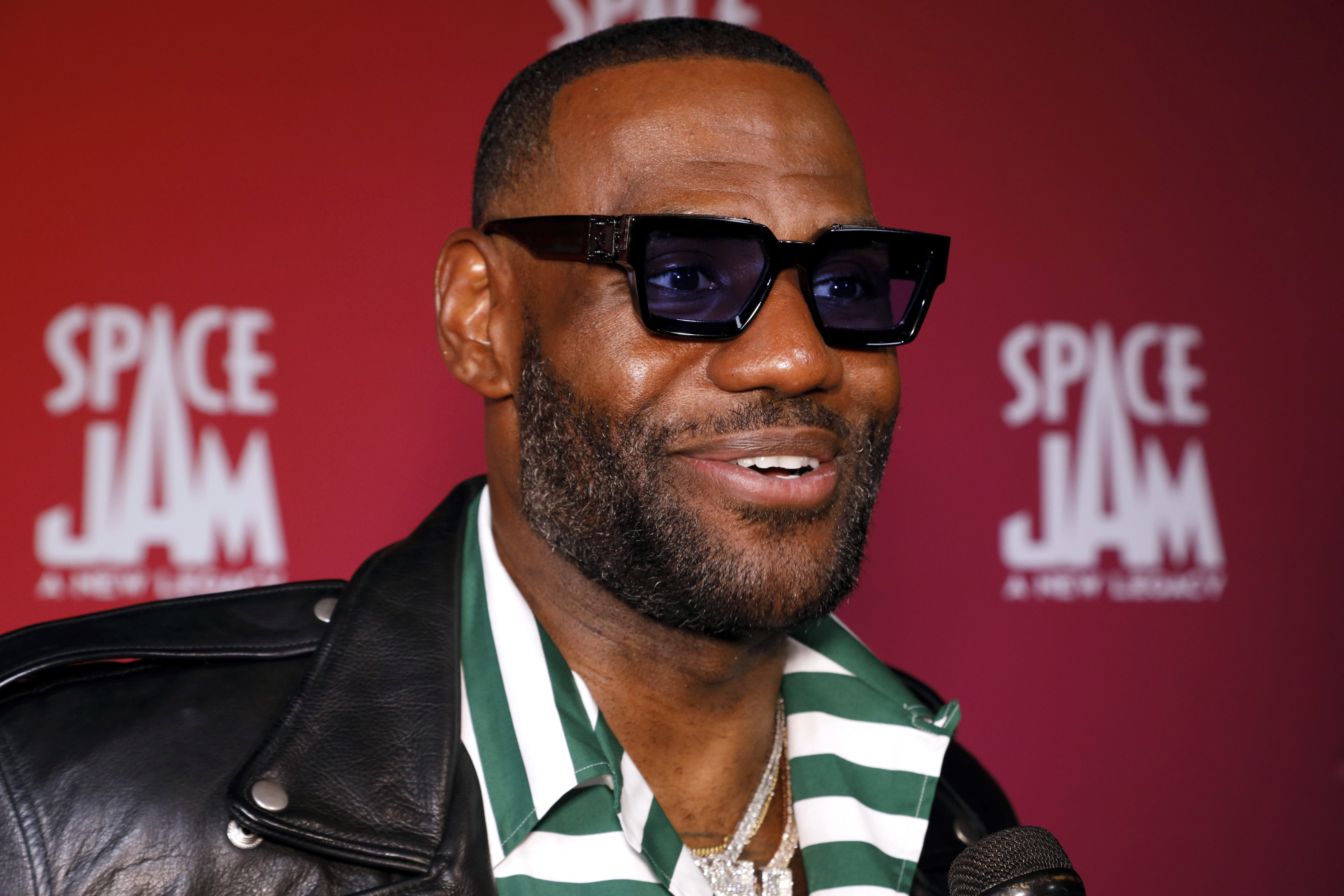 LeBron James Will Reportedly Change Back To No. 6 Jersey Following 'Space  Jam' Release